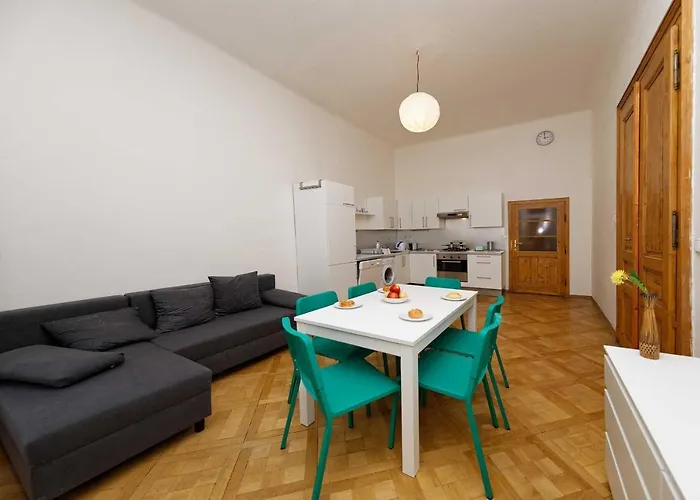 Apartment Manesova 4